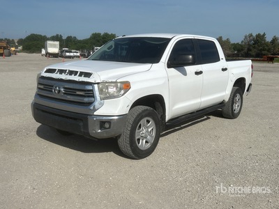 2017 Toyota Tundra SR5 4x4 Crew Cab Pickup
