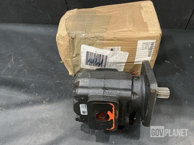 (3) Parker-Hannifin 313-9310-282 Hydraulic Motors