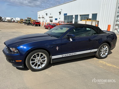 2011 Ford MUSTANG Automobile