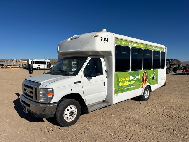2014 Ford E-450 Econoline Super Duty Bus