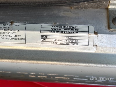 2006 Elliott 2495F AMHU Straight Boom on 2006 Peterbilt 357 6x4 Boom Truck
