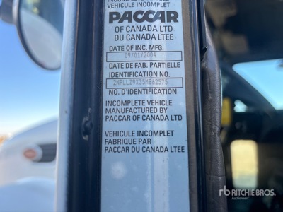 National 600E Straight Boom on 2005 Peterbilt 335 6x4 Boom Truck