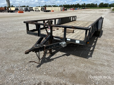2013 Texas Bragg 20 ft T/A Equipment Trailer