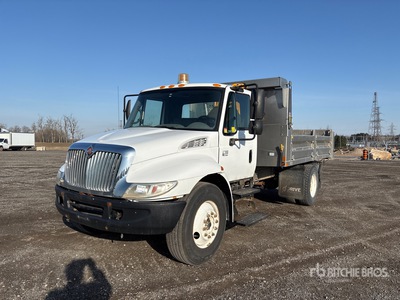 2006 International DuraStar 4300 4x2 Flatbed Dump Truck