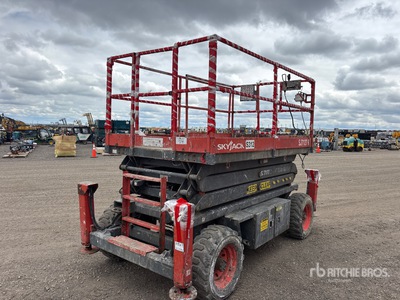 2013 Skyjack 7127RT 4x4 Dual Fuel Scissor Lift