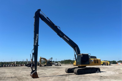 2023 John Deere 250 P-Tier Long Reach Tracked Excavator