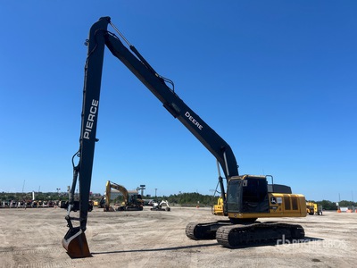 2023 John Deere 250G Long Reach Tracked Excavator