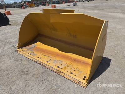 Cat 107 in Cleanup Wheel Loader Bucket - Fits Cat 938