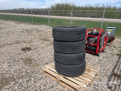 Quantity of (4) Sailun Terramax 275/55R20 إطارات المعدات