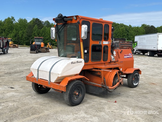 2022 Broce RJT-350 Self-Propelled Broom