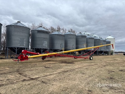 Westfield MKX 10-83 10 in x 83 ft Swing Grain Auger