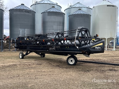 2014 MacDon D65 30 ft Draper Combine Header