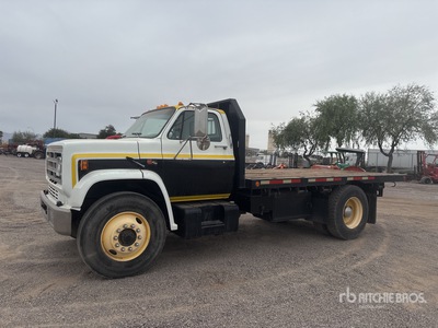 1989 GMC C7500 4x2 Camion à Plateau