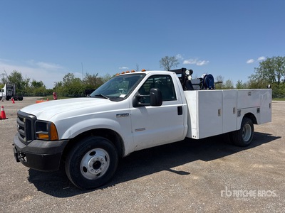 2005 Ford F-350 XL 4x2 Service Truck