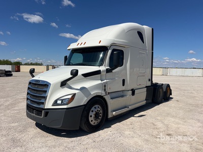 2018 Freightliner Cascadia 126 6x4 T/A Sleeper Truck Tractor