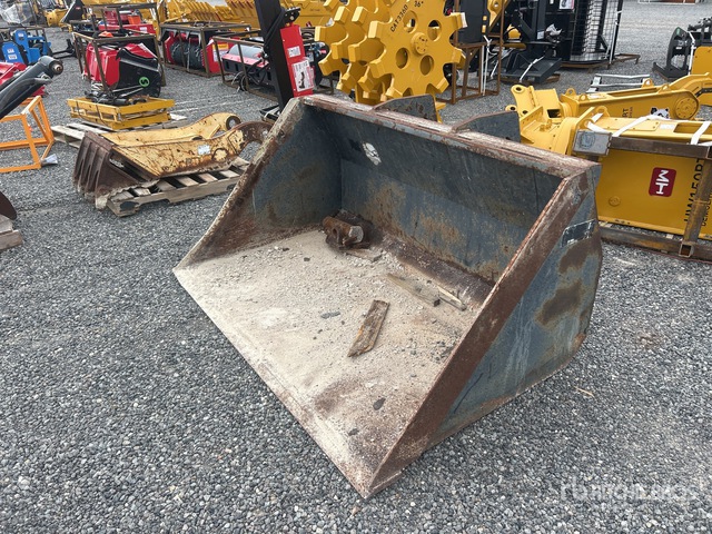 Star 1472HB-CT2 72 in Telehandler Bucket | Ritchie Bros. Auctioneers