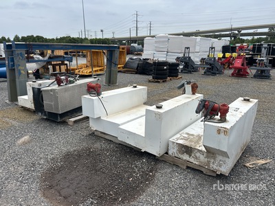 Quantity of (6) Lund Steel Réservoir de carburant