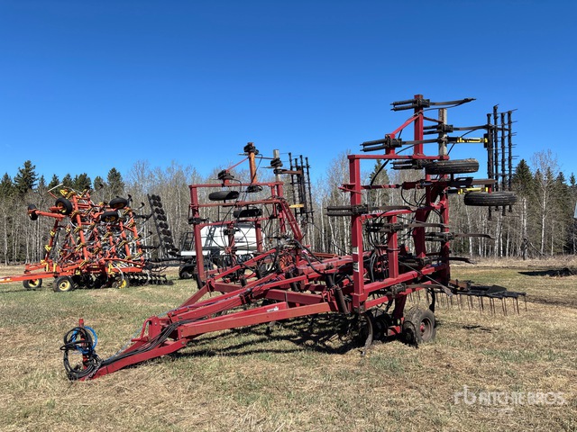 Case IH 5600CHPL 31 ft Chisel Plow | Ritchie Bros. Auctioneers