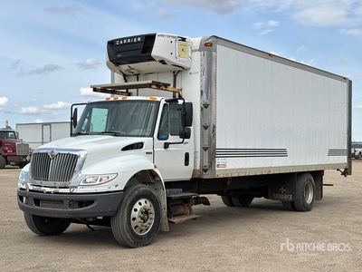 2011 International 4400SBA Durastar 4x2 冷蔵トラック