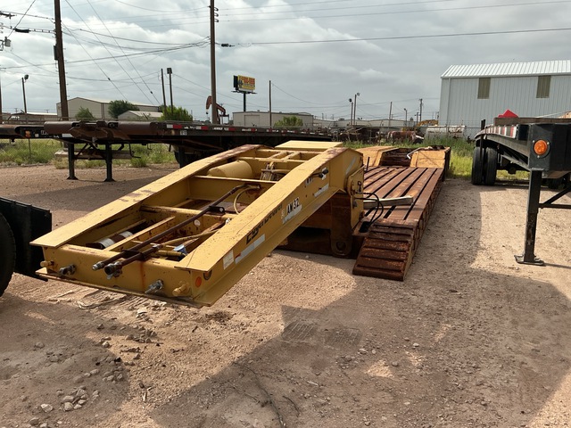 1999 Eager Beaver Tri/A Lowboy Trailer