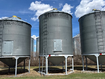 2000 Westeel +/- 2000 bu 6 Ring Hopper Grain Bin