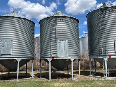 Westeel +/- 1650 bu 5 Ring Hopper Grain Bin