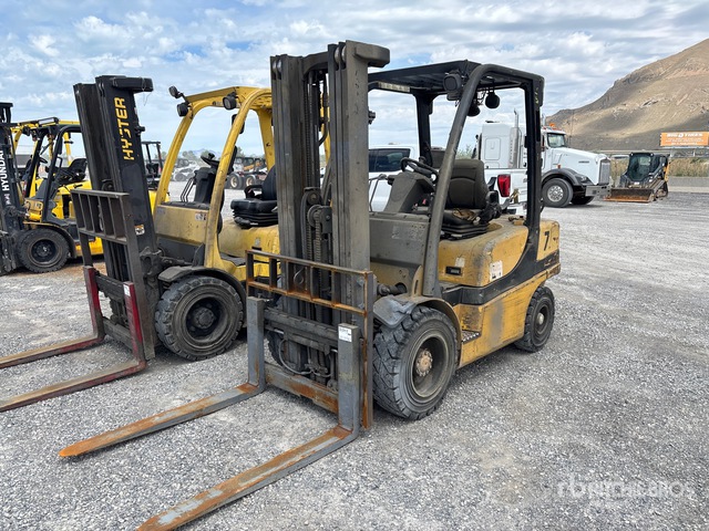5550 lb Forklift (Inoperable)