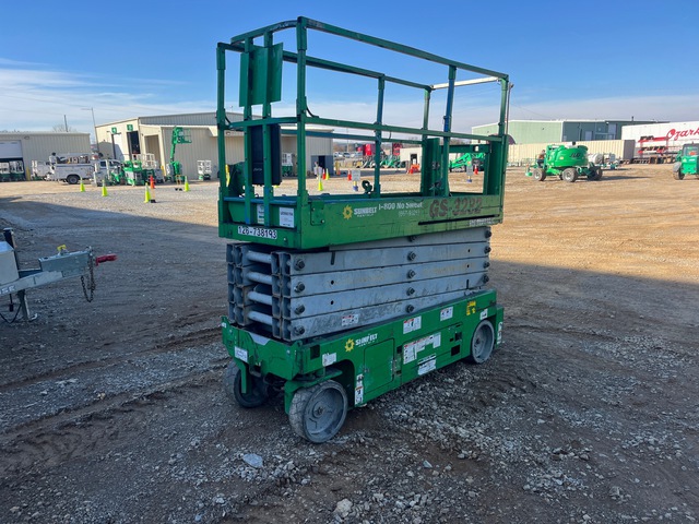 2015 Genie GS-3232 Electric Scissor Lift 2015 Genie GS-3232 Electric Scissor Lift