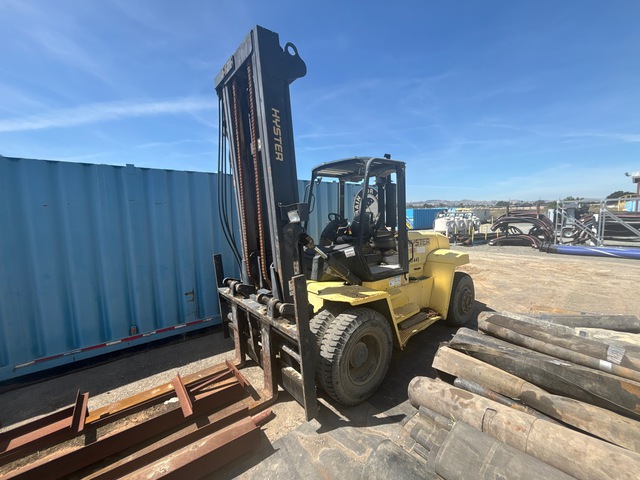 2005 Hyster H250HD 22750 lb Pneumatic Tire Forklift (Inoperable)