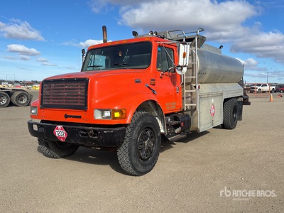 1999 International 4900 11365 L 4x2 Fuel Truck