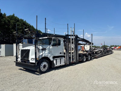 2014 Volvo VAH 6x4 شاحنة نقل سيارات