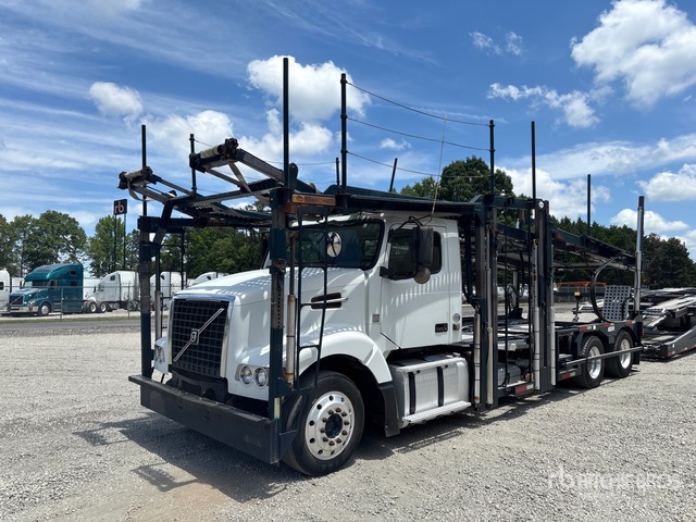 2015 Volvo VAH 6x2 Car Carrier Truck