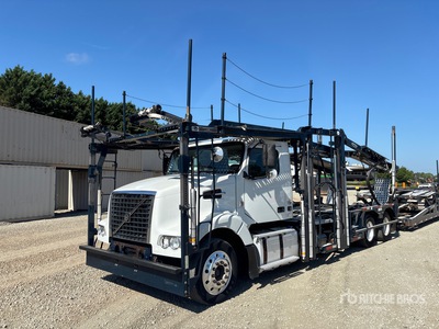 2015 Volvo VAH 6x4 Car Carrier Truck
