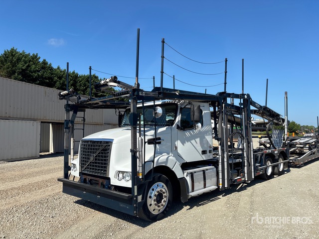 2015 Volvo VAH 6x4 Car Carrier Truck