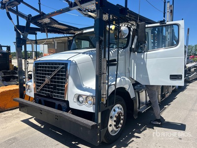 2014 Volvo VAH Car Carrier Truck