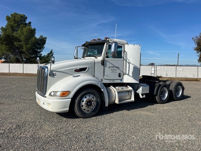 2011 Peterbilt 386 6x4 تراكتور شاحنة نهارية (ثنائية المحور)