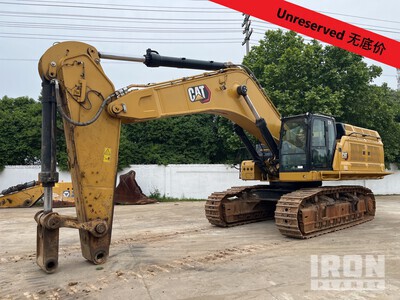 2023 Cat 374 Tracked Excavator