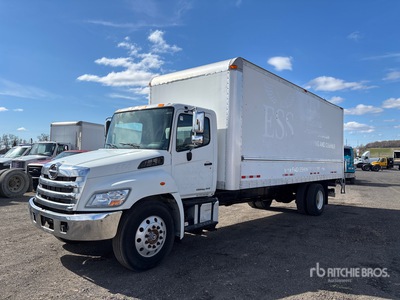 2016 Hino 338 4x2 Van Truck