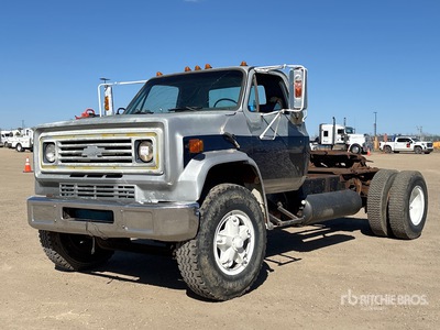 1984 GMC C7 4x2 トラックトラクター（S/A）