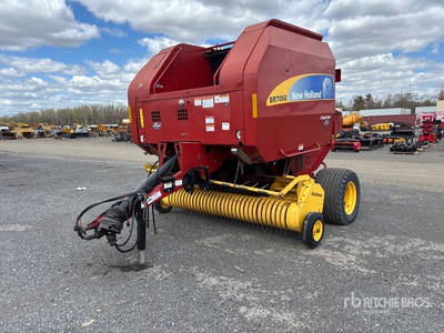 2007 New Holland BR7060 Round Baler