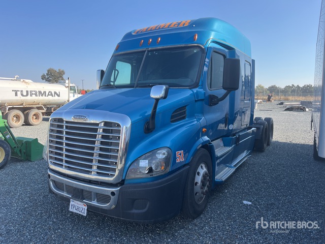 2018 Freightliner Cascadia 113 6x4 T/A Sleeper Truck Tractor