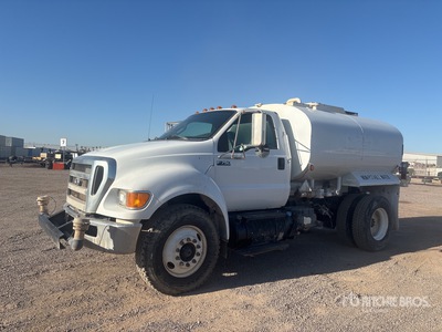 2013 Ford F-750 XL 2000 gal 4x2 Water Truck
