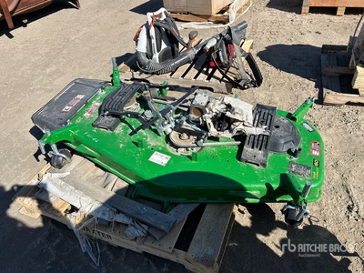 John Deere 70 in Mower Deck Divers - Équipement d'aménagement paysagé