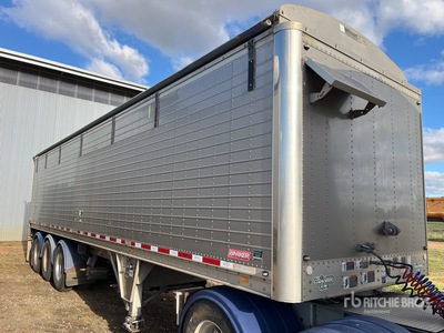 2012 BARKER WILSON Pacesetter 10.5 m Tri/A Belly Dump Trailer