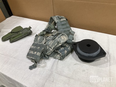 (1) Rifleman Kit, (1) Weapons Mount, (15) Holsters & Assorted Items