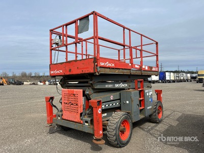 2016 Skyjack SJ8841 4x4 Dual Fuel Scissor Lift