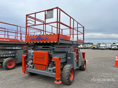 2002 Skyjack SJ8841 4x4 Dual Fuel Scissor Lift