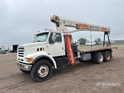 Simon-Ro TC-3067 19000 lb Articulated Boom on 1997 Ford LT8501 6x4 Heavy Duty Camion à flèche