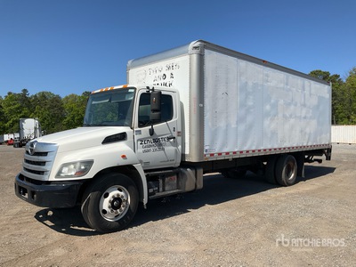 2015 Hino 268 4x2 Autocarro furgonato