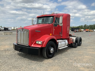 2013 Kenworth T800 6x4 T/A Sleeper Truck Tractor